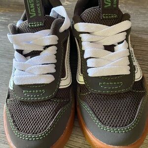 Vans Kids' Old Skool Green White Sneakers size 10. NWOT or box.